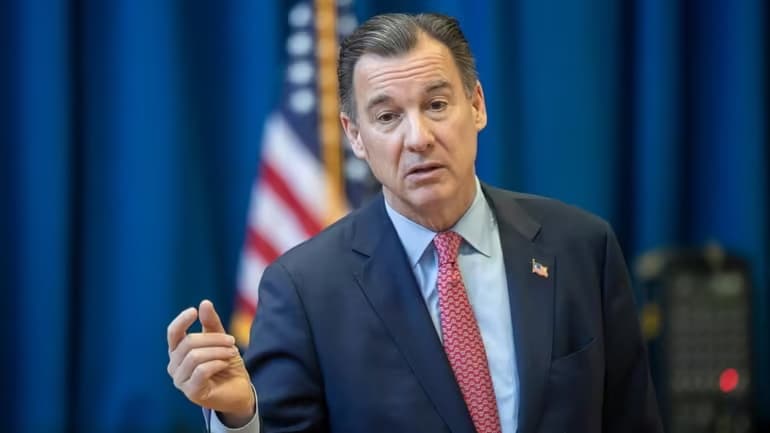 Tom Suozzi, shown in January, looks to overhaul the country's current immigration policies through bipartisan legislation. Credit: Howard Schnapp